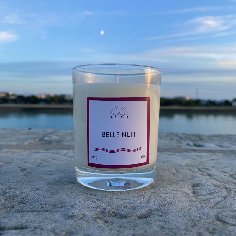 Parfum gourmand d'une infusion un soir de fête, instant fruité et chaleureux.