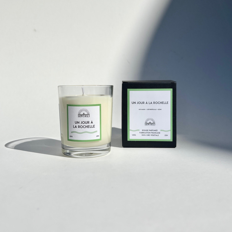 Bougie parfumée élégante au parfum d'élémi et de chèvrefeuille. Une senteur de la ville belle et rebelle.
