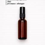 Priorité aux circuits courts dans nos approvisionnements 
.
Flacon de nos brumes d’ambiance petit format 
.
.
📷 @polereagency 📝