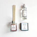 Chez @bertaud_senteurs, il y a une solution pour chaque pièce de la maison : pièce de vie, chambre, salle de bains… 
.
Des bougies, des brumes d’ambiance, des savons, des diffuseurs à tige rotin et plus de 30 parfums exclusifs 
. 
Disponibles chez nos revendeurs, dans notre boutique à La Rochelle et sur notre e-shop 
.
📸 @polereagency 🛠️