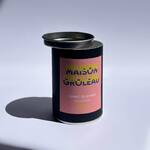 Plongez dans l’univers de @maisongroleau 
.
Le parfum de la maison est Carnet de voyage aux notes de Cuir, Iris et Cèdre. Disponible en bougie, brume d’ambiance et diffuseur à tiges rotin.
.
.
📷 @polereagency 🌈