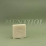 Embarquer sous la voûte verdoyante du marais et apprécier le spectacle tranquille et rafraîchissant de la nature préservée. Voilà le programme de notre parfum Les enfants du marais.
.
Notes de menthol, peuplier et algue
.
Existe en bougie, diffuseur à tiges rotin, brume d’ambiance et savon - disponible en boutique et sur notre e-shop
.
Fabrication 100% artisanale dans notre atelier au coeur du Marais Poitevin
.
.
📷 @polereagency 💚