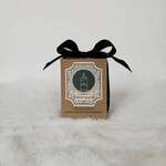 Merci pour votre accueil ! Le 🌟 COFFRET DUO 🌟 vous plaît beaucoup décidément.
.
Il est composé de 2 bougies de voyage. Vous avez le choix des parfums parmi une sélection de 7 dont Belle nuit, Un jour à La Rochelle, Sentier de l’océan, Jour de fête, Nuit sur le Bosphore, Les enfants du marais et Le bout du monde.
.
Ces bougies 90G en boîte métal sont compactes et facilement transportables.
.
Au prix de 25,00 €, en exclusivité en Boutique BERTAUD au 19 rue Pas du Minage à La Rochelle
.
📷 @polereagency ✨