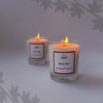 Le frisson de l’air froid quand on ouvre la porte, le réconfort de retrouver la chaleur de son chez soi, le plaisir de la boisson chaude et gourmande… ça y est, le temps magique de la fin d’année est venu.
Notre parfum Belle nuit aux notes de thé noir, zeste d’agrumes et clou de girofle est l’accord parfait pour cette saison.
.
Disponible en bougie, en diffuseur à tiges rotin et en brume d’ambiance.
.
.
📷 @polereagency ❄️