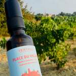 Destination Provence avec notre sélection Dolce vita au travers de nos parfums qui incarnent la douceur du littoral et des terres Méditerranéennes
.
La place du village, c’est l’endroit où on se retrouve pour une pétanque à l’ombre des tilleuls, pour un verre au café du village ou pour féliciter les mariés qui sortent de la mairie.
.
Disponible en bougie parfumée, diffuseur à tiges rotin et brume d’ambiance - Bientôt disponible sur notre e-shop
.
.
📷 @polereagency 🌞