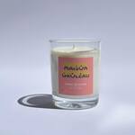 Pour parfaire leur accueil et l’expérience de @maisongroleau , Guillaume et Pierre-Louis ont donné à leur demeure une signature olfactive. Complément idéal d’extérieurs joliment aménagés, de leur intérieur stylé et confortable, de leur table succulente.
.
Le parfum de la maison est Carnet de voyage aux notes de Cuir, Iris et Cèdre. Disponible en bougie, brume d’ambiance et diffuseur à tiges rotin.
.
.
📷 @polereagency 🌈