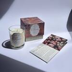 Dans son travail de photographe, @jamiebeck.co peaufine chaque détail pour conférer raffinement et authenticité à son œuvre. C’est avec le même soin qu’elle a conçu ses bougies parfumées : un parfum précis et élégant, un bel écrin décoré des créations de Jamie.
.
Pour sa bougie, La Roseraie, Jamie souhaitait partager le délicat parfum des roses de jardin, le matin quand la rosée perle encore sur les pétales.
.
Merci Jamie pour votre confiance.
.
Visitez le compte de @jamiebeck.co . Une personnalité à part avec l’humilité et la gentillesse des professionnels talentueux. Photographe New Yorkaise au regard si personnel, son parcours de vie l’a conduite en Provence depuis quelques années, Jamie aime partager son amour de cette région de France.
.
En exclusivité en France et aux USA chez @jamiebeck.co
.
📷 @polereagency 🌹